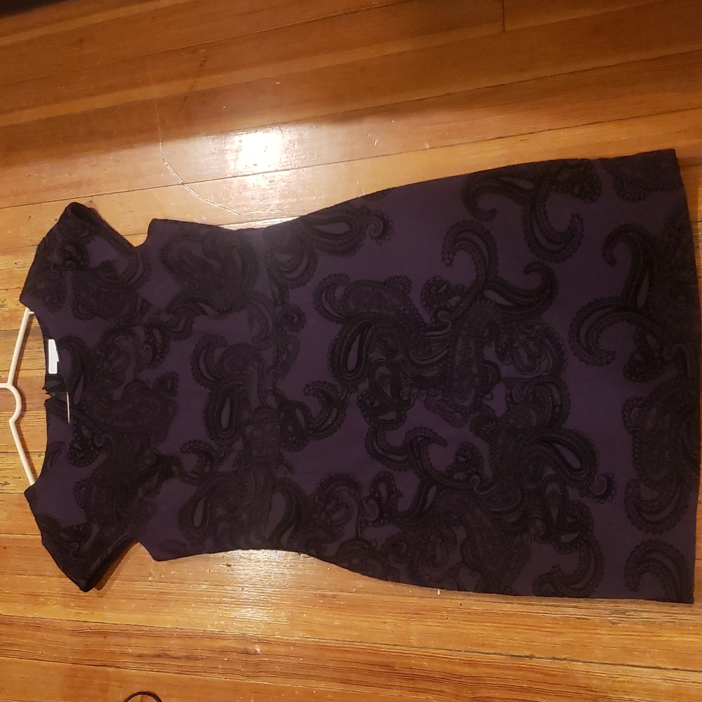 Beautiful holiday dress size large black velvet is textured over a gorgeous plum